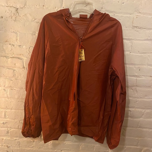 Garnet rain coat - Picture 2 of 2